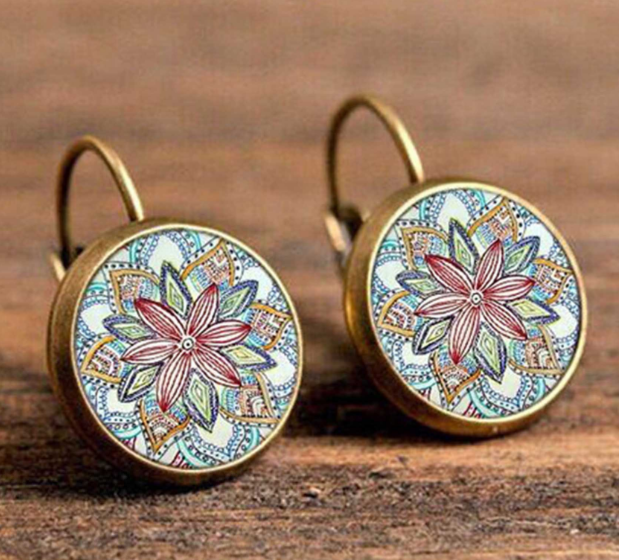 Boucles d'oreilles circulaires avec motif Mandala