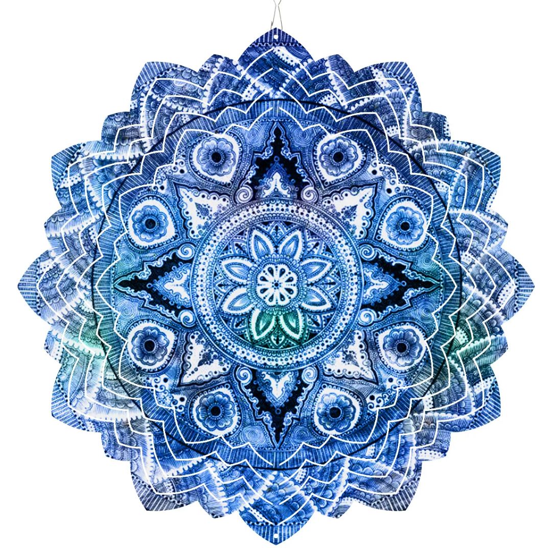 Carillon à vent bleu rotatif avec mandalas sur fond blanc