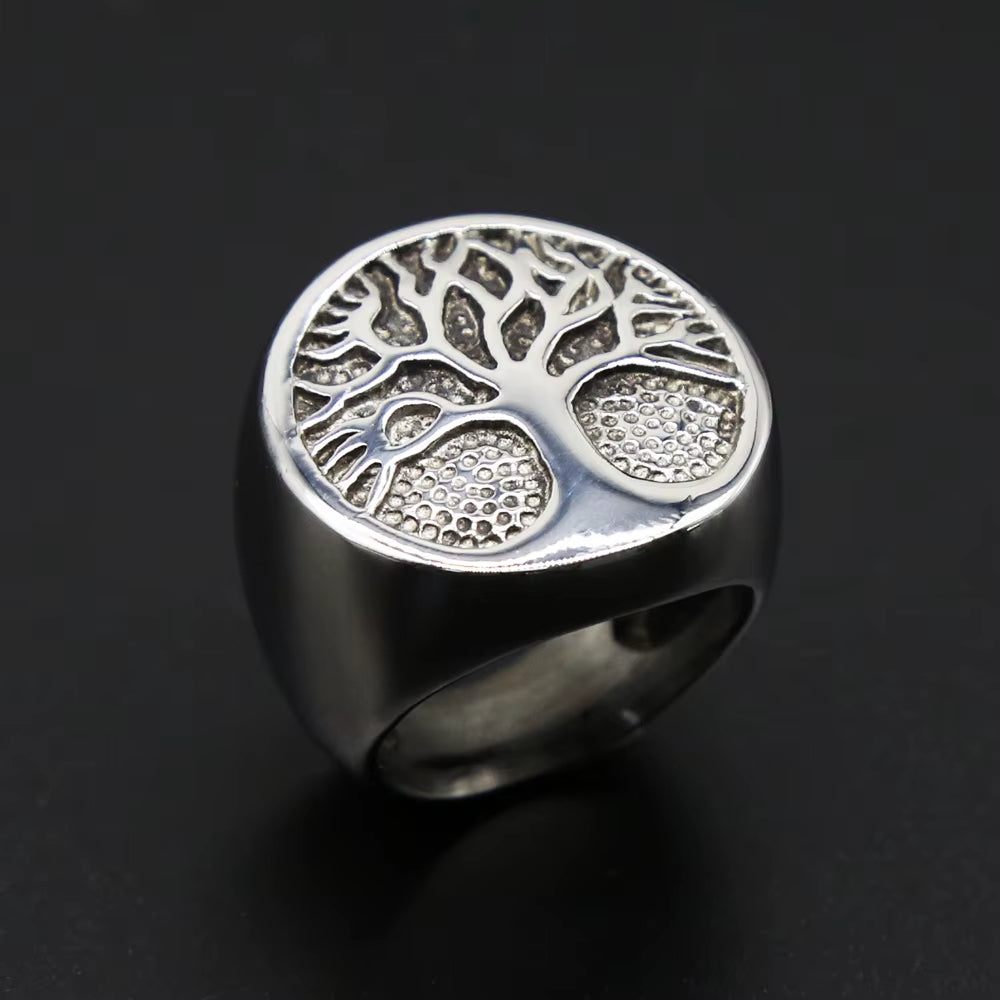 Bague Arbre de Vie Vintage en Acier Inoxydable sur fond gris