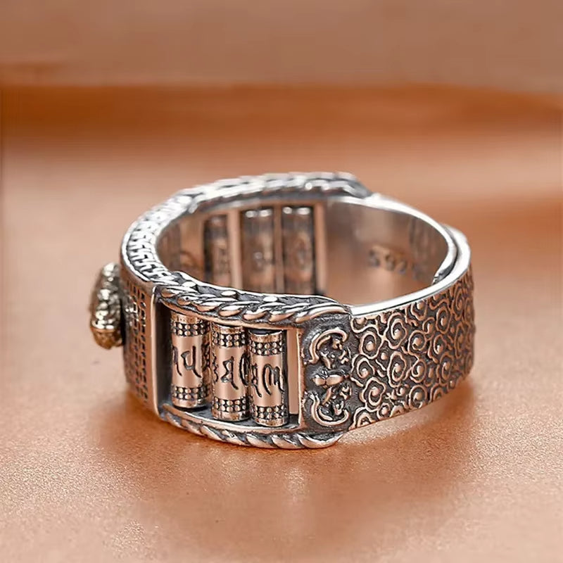 Bague Pixiu Rétro en Argent sur fond rose