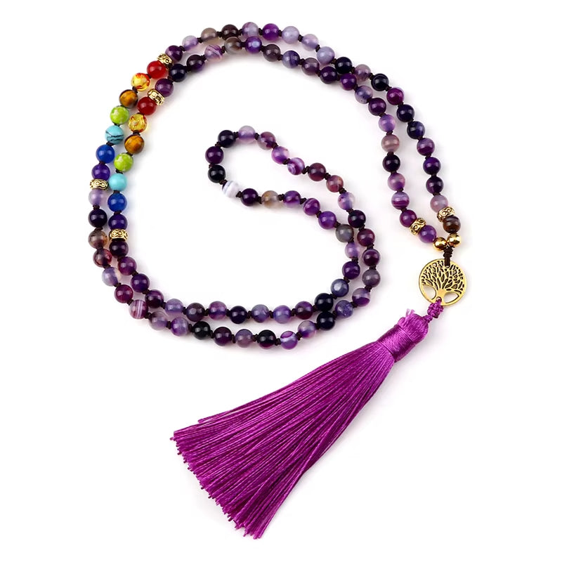 Collier 7 Chakras et Mala en Agate sur fond blanc