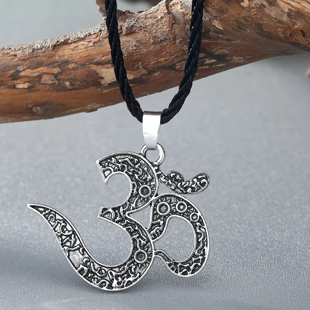 Collier Ohm de style vintage en cuivre