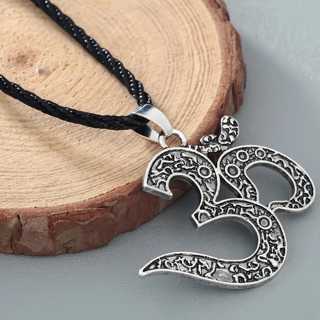Collier Ohm de style vintage en cuivre