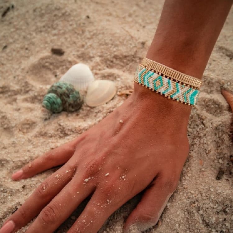 Bracelet brésilien amitie tresse marron clair avec perle turquoise Bracelet brésilien amitie tresse marron clair avec perle turquoise