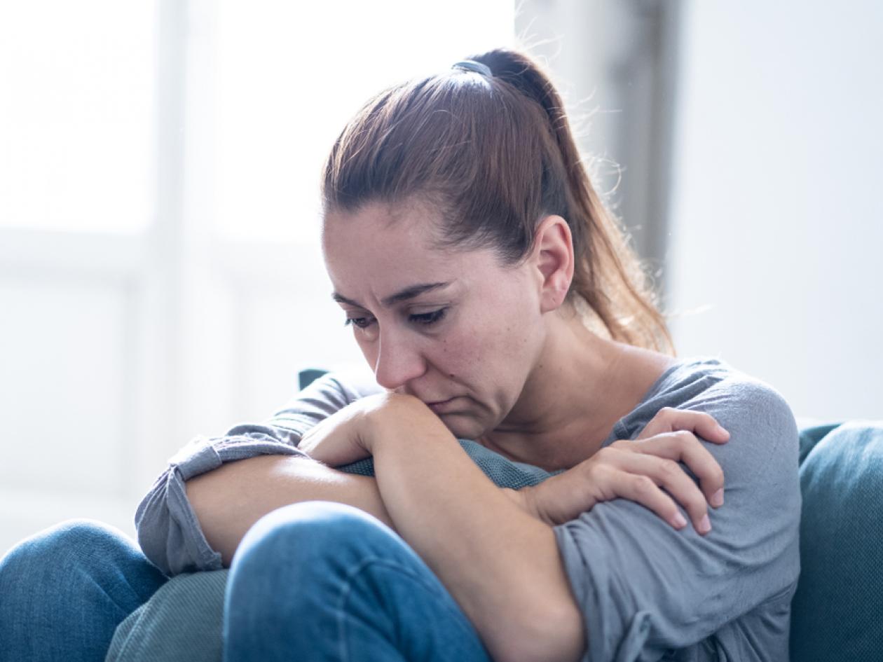 femme-depression-pierre Image