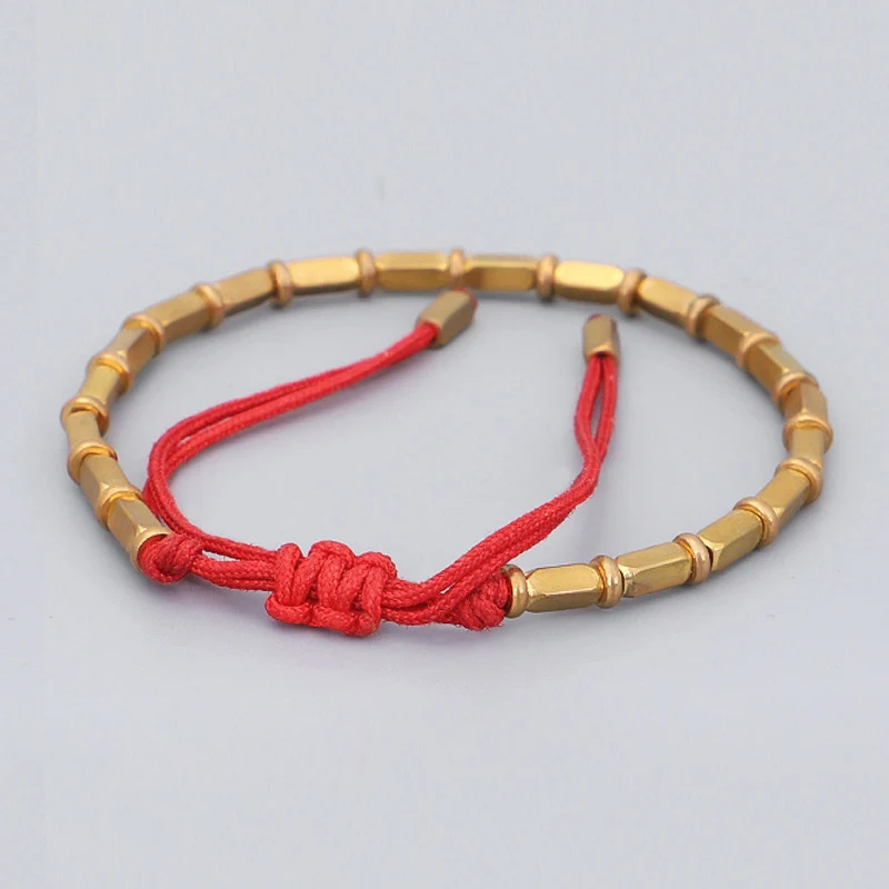 Bracelet tibétain réglable en laiton doré – Élégance artisanale et esprit zen