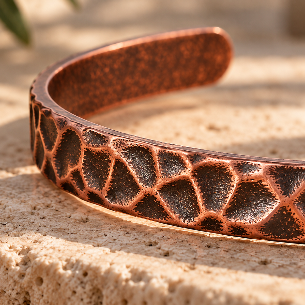 Bracelet Jonc Cuivre Pur Facetté, Force et Protection