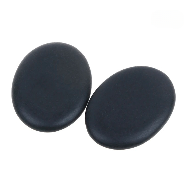 Lot de deux pierres de lave noires