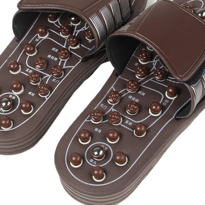 Pantoufles d'acupression marrons et massantes