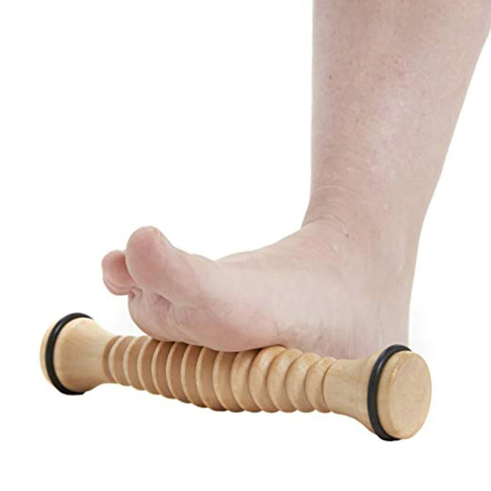 Rouleau de massage pour pieds en bois avec stries