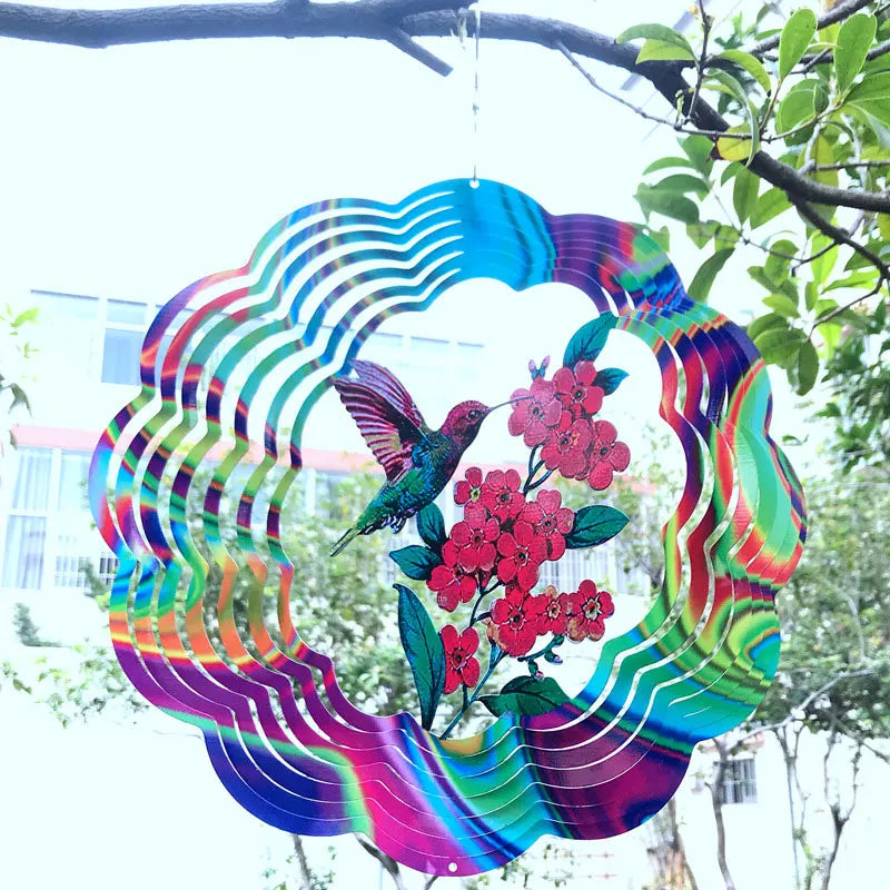 Carillon à vent multicolore avec oiseau