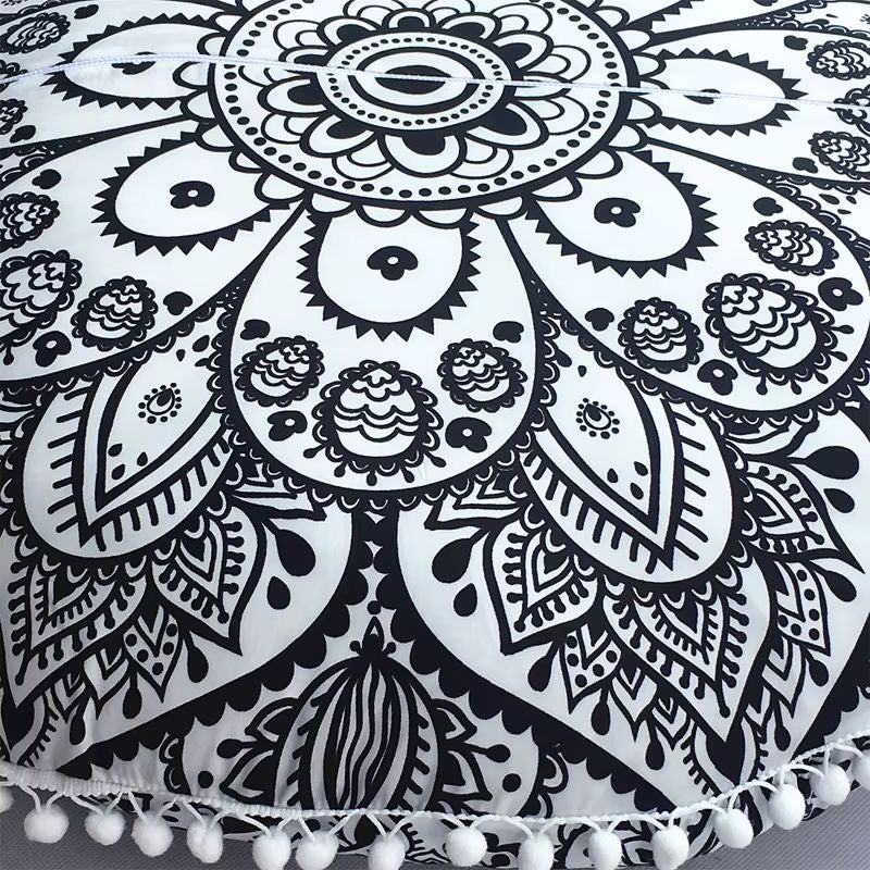 Coussin méditation bohème avec mandalas