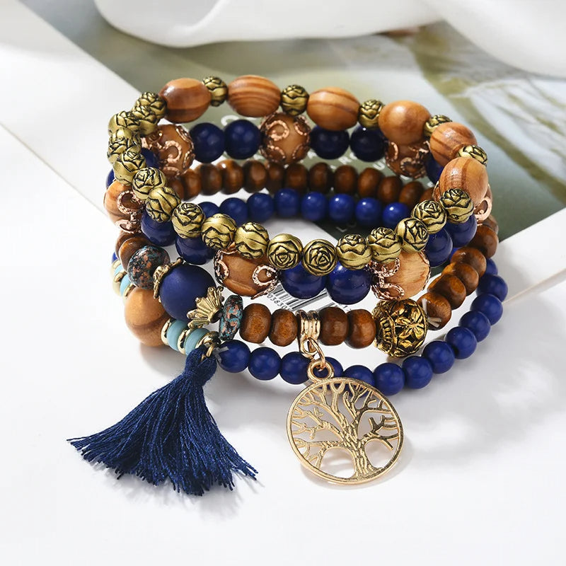 Bracelet arbre de vie bohème à breloques sur fond gris
