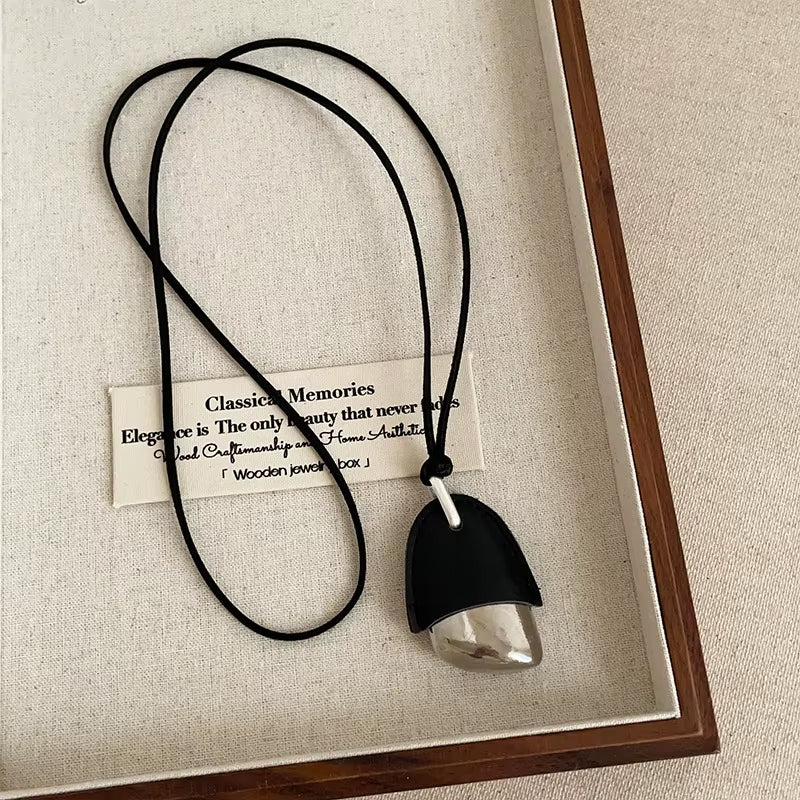 Collier Original et Moderne pour Femme dans une boite Image