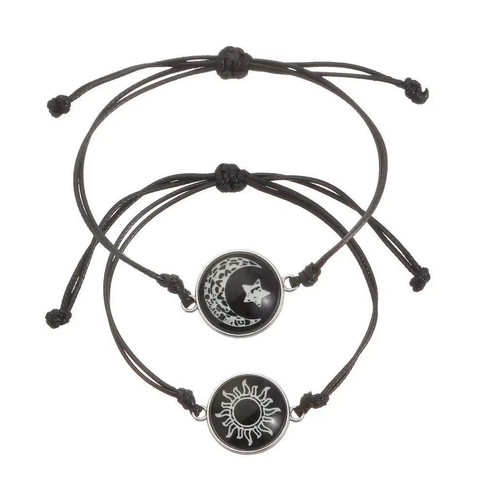 Lot de 2 Bracelets Couple Lumineux sur fond blanc