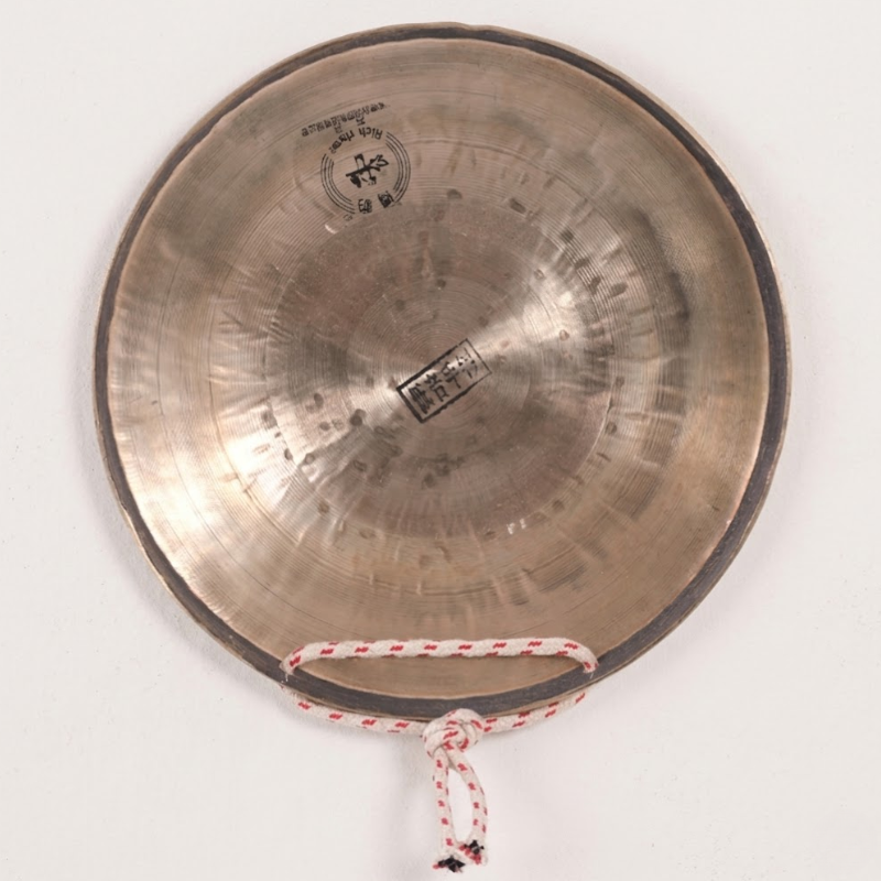 Gong tibétain en métal martelé, mailloche incluse – vue 2 Image