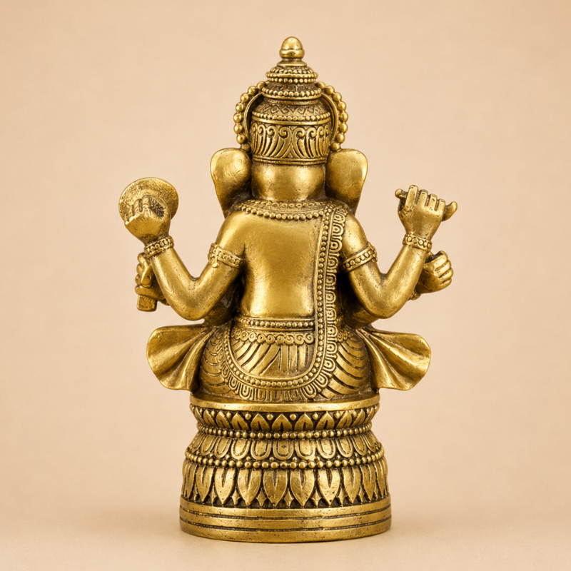 Statue Ganesh assis en laiton doré – vue 4