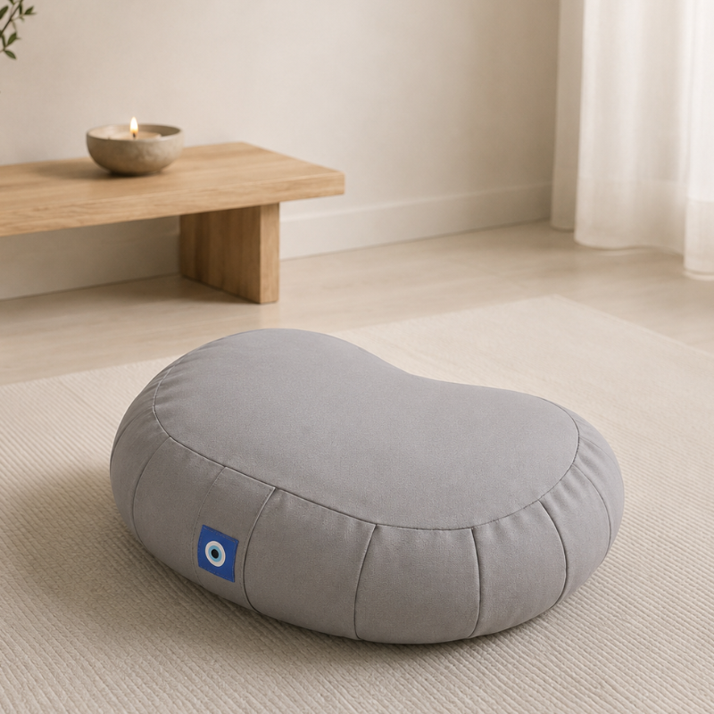 Coussin de méditation en sarrasin, forme croissant – vue 5