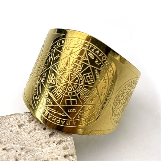 Bague 7 Archanges - Acier Inoxydable sur fond blanc