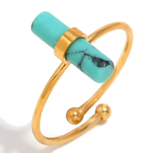 Bague pour Femme - Chic et Originale sur fond blanc