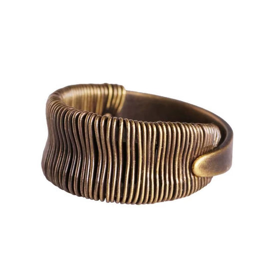 Bague Cuivre - Rétro et Ethnique sur fond blanc