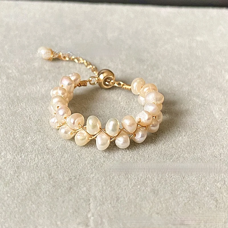 Bague Réglable en Perles Naturelles – Élégance Intemporelle et Raffinement Féminin