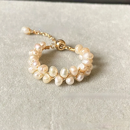 Bague Réglable en Perles Naturelles – Élégance Intemporelle et Raffinement Féminin