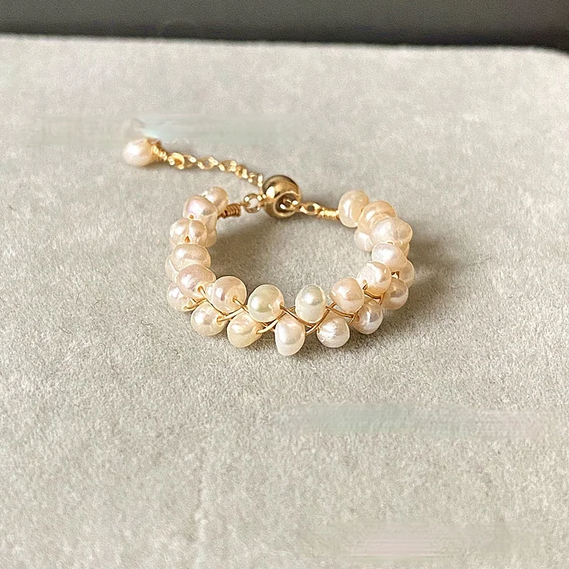 Bague Réglable en Perles Naturelles – Élégance Intemporelle et Raffinement Féminin