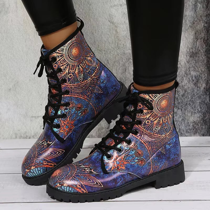 Bottes Multicolores avec Mandalas sur une femme Image