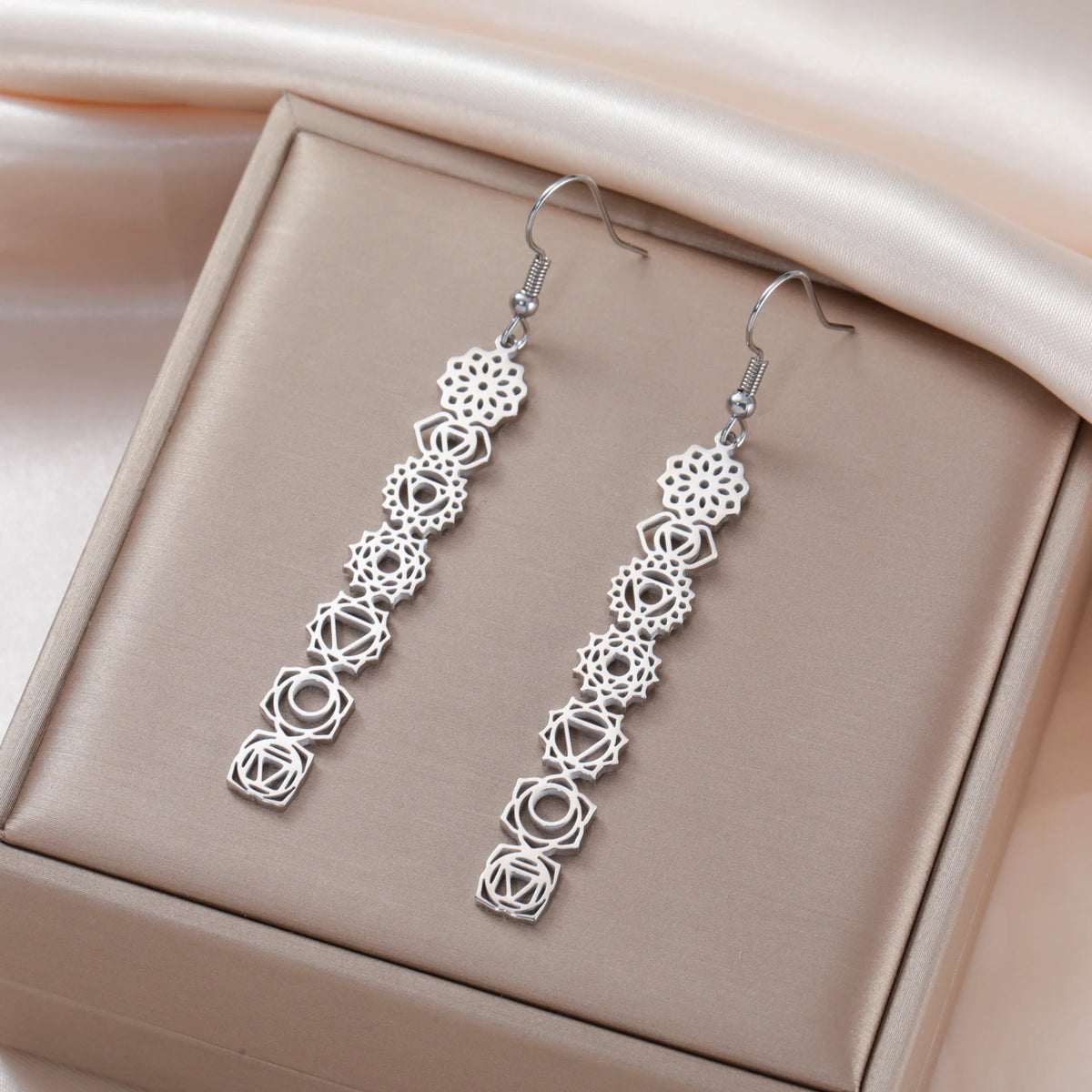 Boucles d Oreilles Longues Chakras en Acier et or Durable