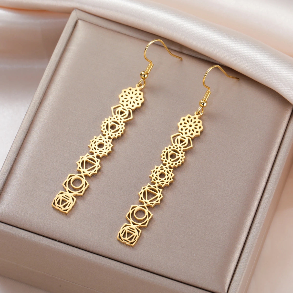 Boucles d Oreilles Longues Chakras en Acier et or Durable