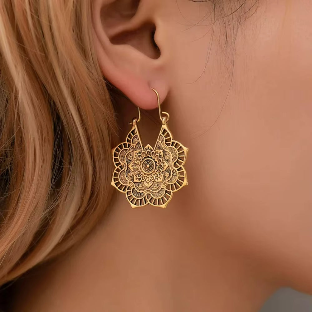 Boucles d’Oreilles Dorées avec Mandalas Image