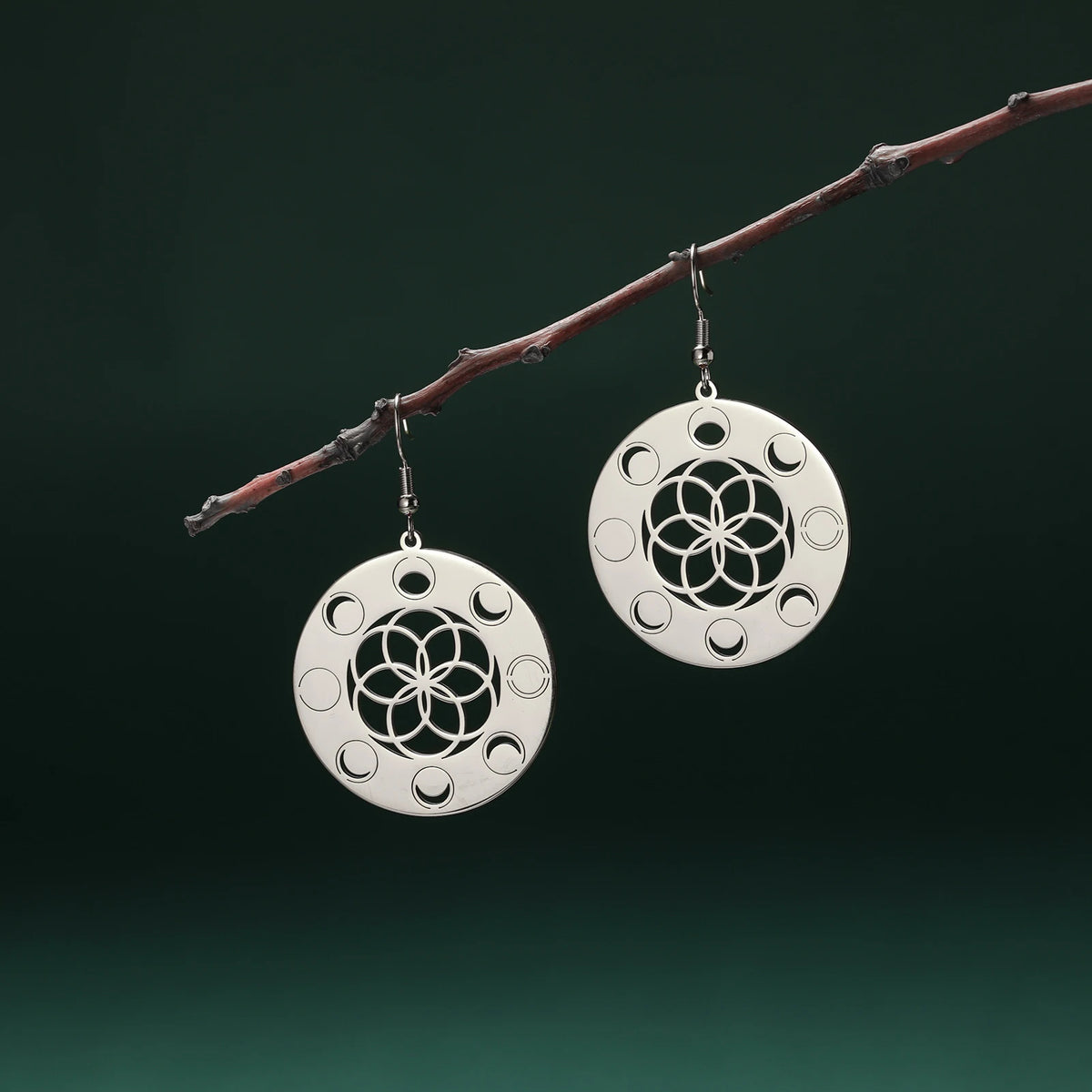 Boucles d'oreilles rondes avec mandalas en acier inoxydable