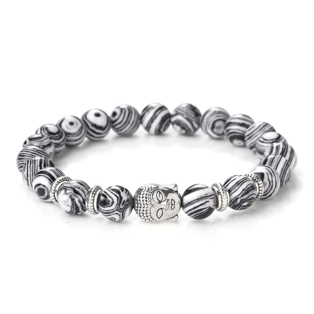 Bracelet Bouddha avec Perles de Malachite sur fond blanc