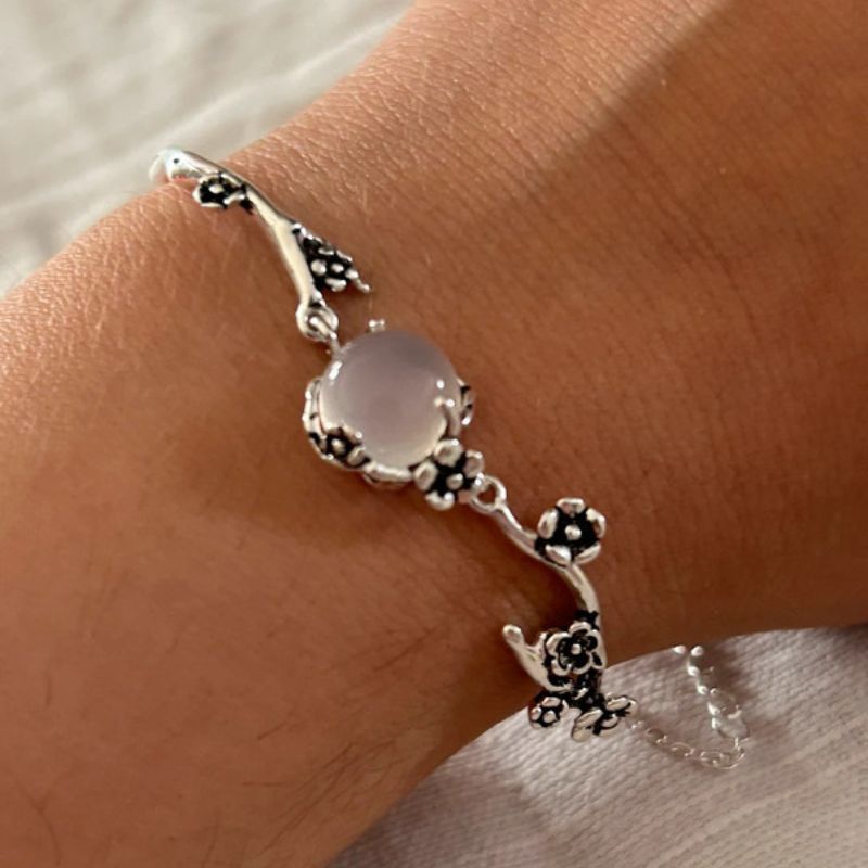 Bracelet vintage de la fleur de prunier Image