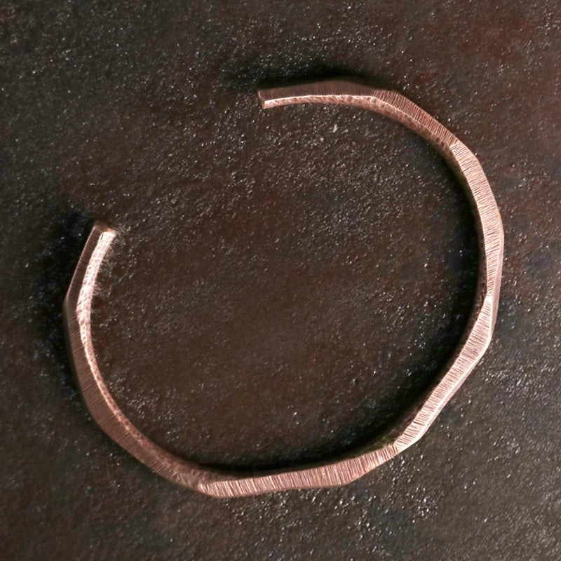 Bracelet « Sanctuaire » en Cuivre Pur Martelé