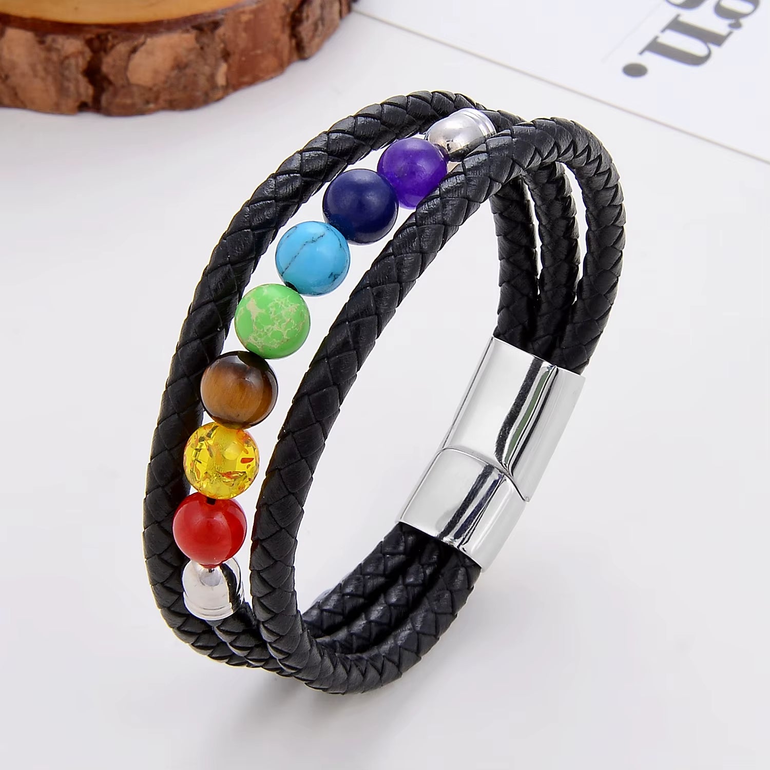 Bracelets 7 Chakras Magnétique avec Pierres Naturelles sur fond gris Image