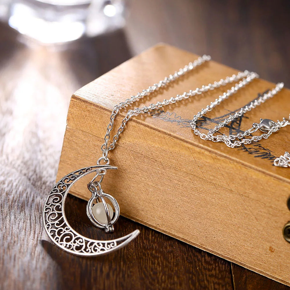 Collier du Croissant de Lune Illuminé  Image