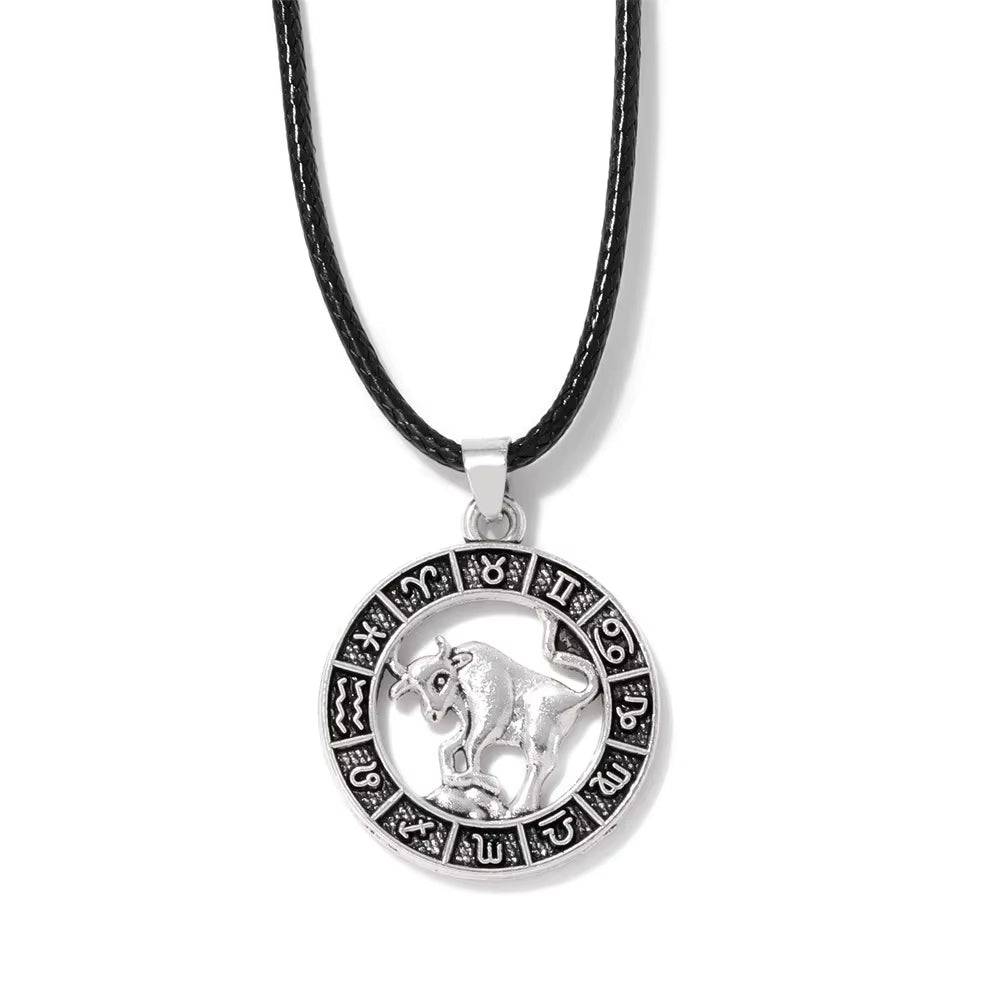 Collier Signe Astrologique Moderne sur fond blanc
