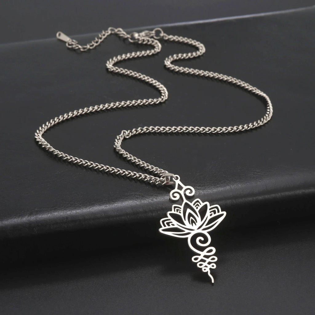 Collier avec pendentif fleur de lotus en acier inoxydable