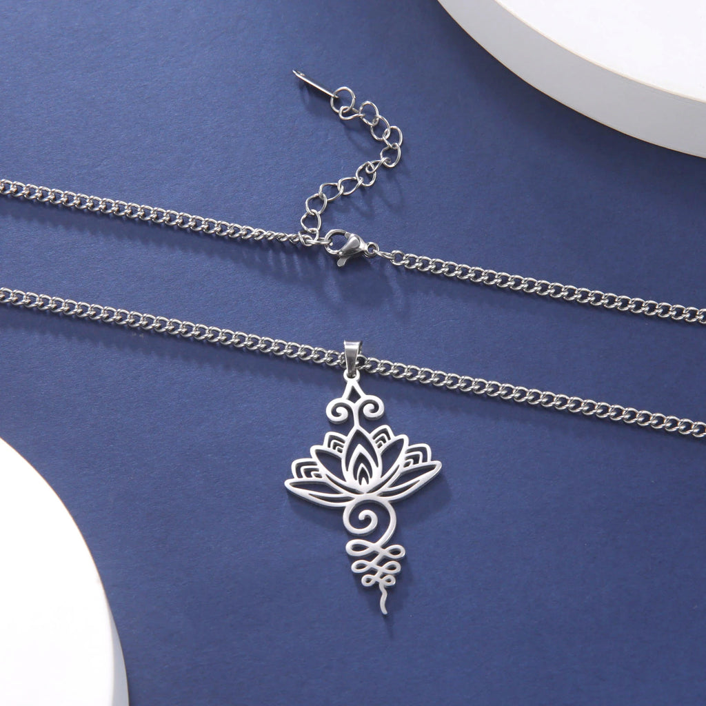 Collier avec pendentif fleur de lotus en acier inoxydable