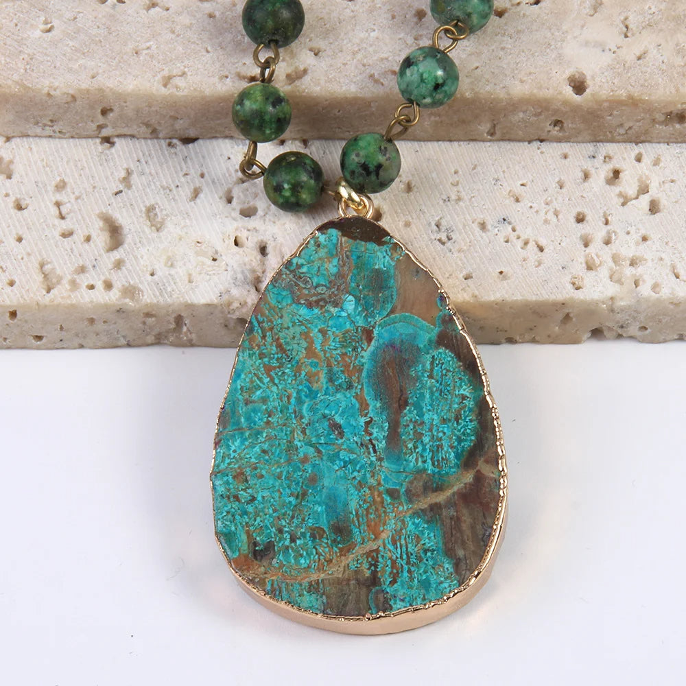 Collier de style ethnique en turquoise avec pendentif