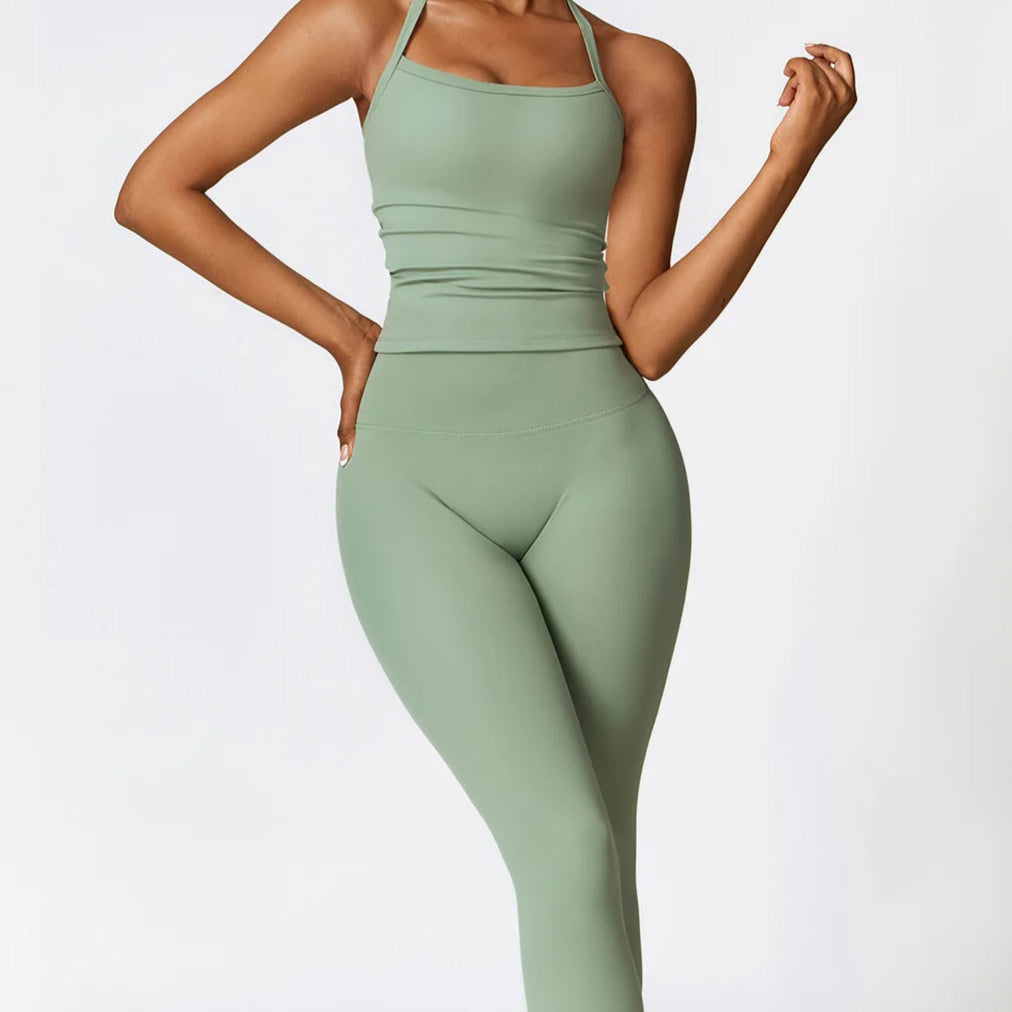 Ensemble Yoga 2 Pièces Elastique et Confortable sur une femme Image