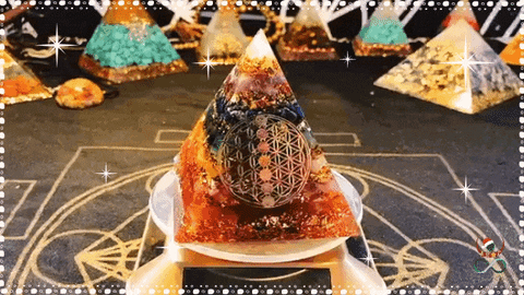Pyramide Orgonite '7Chakras'