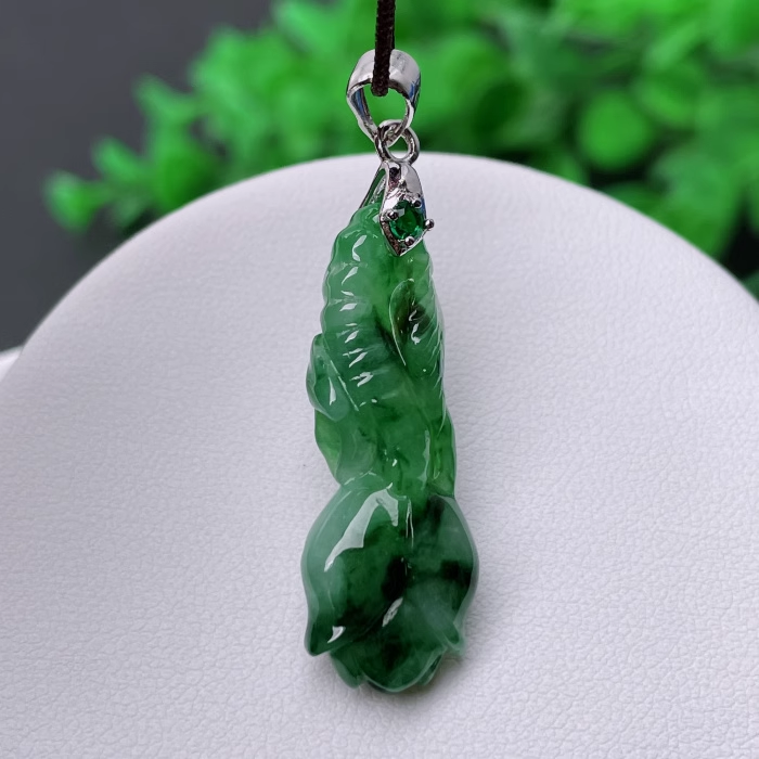Pendentif en Jade jadéite et Argent