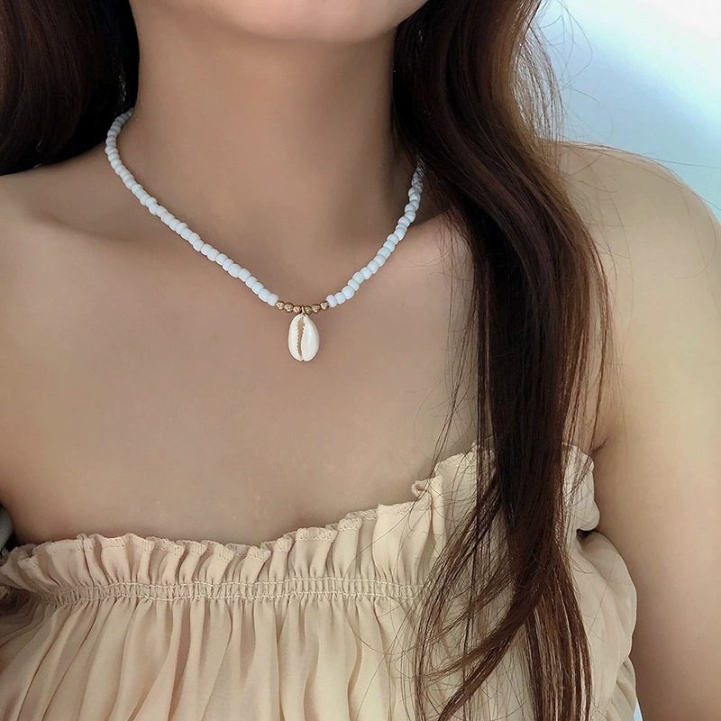 Collier "Mère des Eaux" en Cauri