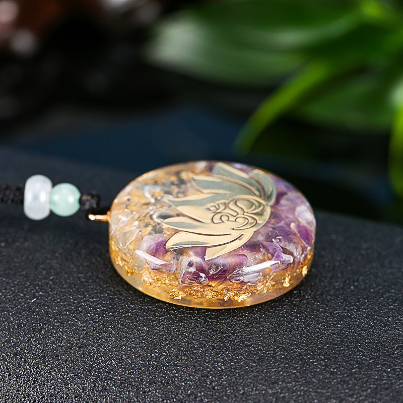 Collier Orgonite 'Fleur de Lotus' en Améthyste
