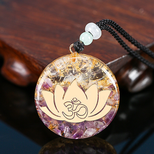 Collier Orgonite 'Fleur de Lotus' en Améthyste