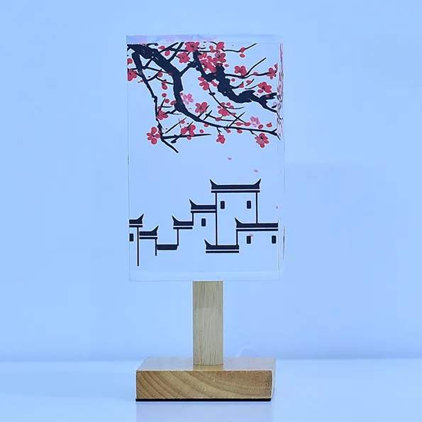 Lampe zen de style chinois avec imprimés fleuris