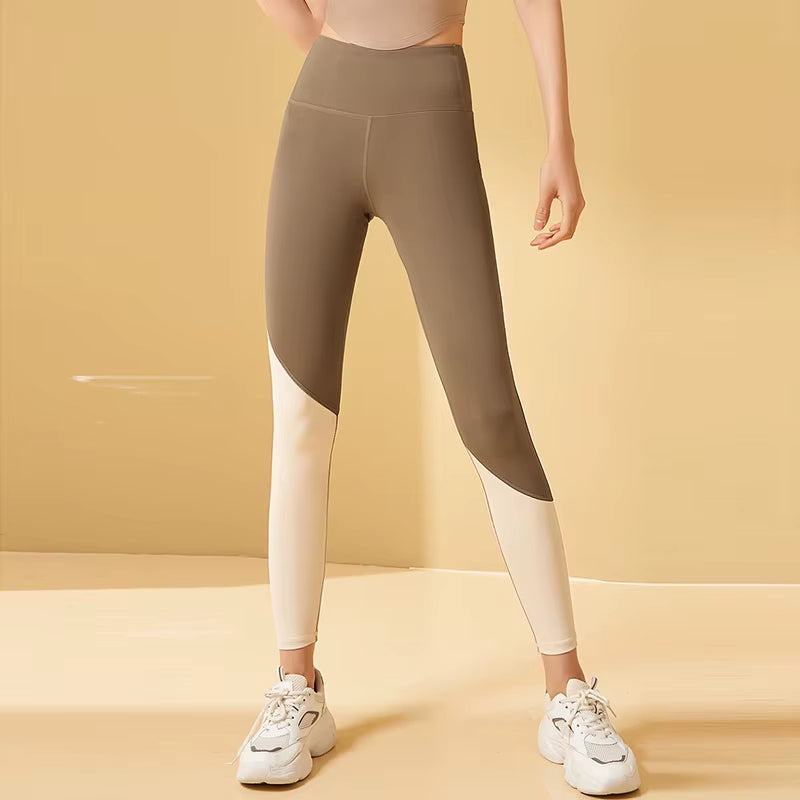 Legging Yoga Respirant – Performance et Confort sur une femme
